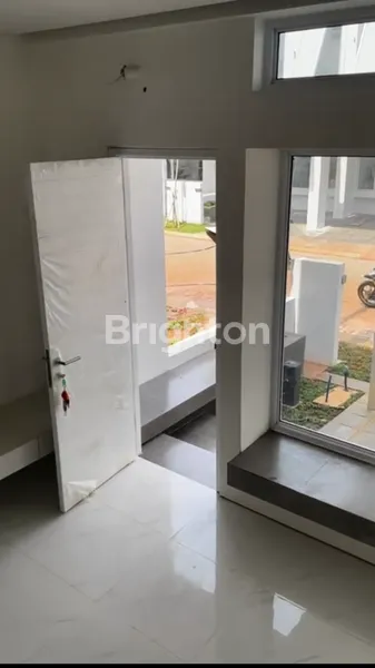 image RUMAH  2 LANTAI DI TABEBUYA (1)