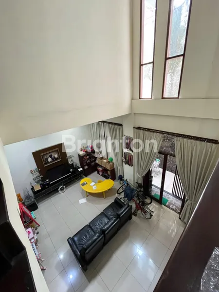 JUAL CEPAT RUMAH 2 LANTAI MODERN CLASSIC DEKAT PONDOK INDAH MALL 2