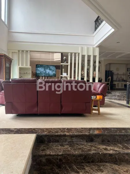 image RUMAH CLASSIC MODERN SPLIT LEVEL MEWAH RAYA VILLA TAMAN TELAGA CITRALAND (2)