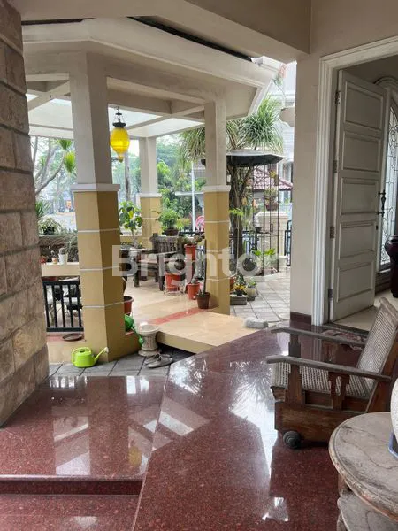 image RUMAH CLASSIC MODERN SPLIT LEVEL MEWAH RAYA VILLA TAMAN TELAGA CITRALAND (5)