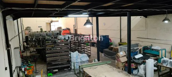 image RUMAH USAHA 2 LT DI SURODINAWAN MOJOKERTO (4)