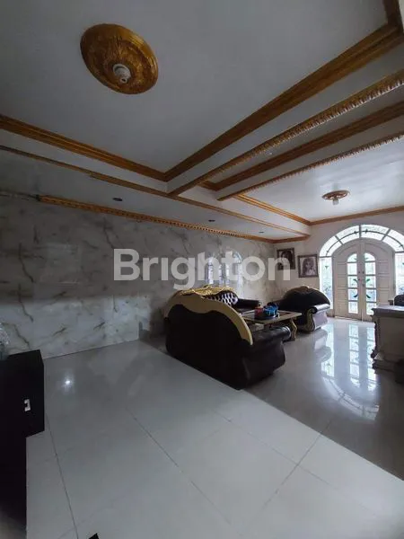 image BANGUNAN 3 LANTAI KOTA MALANG COCOK UNTUK KANTOR DAN BISNIS (3)