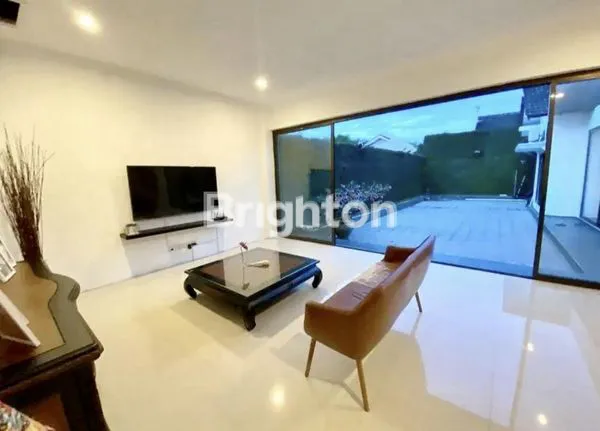 image RUMAH MEWAH DENGAN FURNISHED  (4)