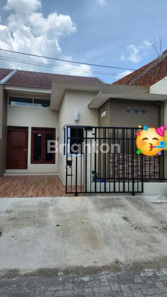 image RUMAH BARU ISTIMEWA SIAP HUNI MURAH SEMARANG BARAT (1)