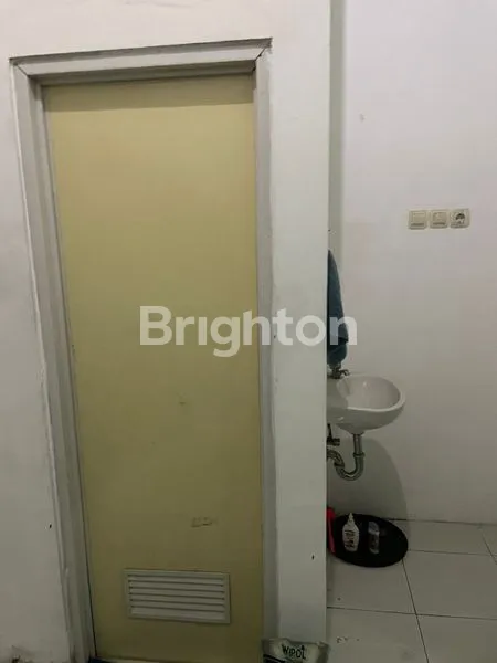 image RUKO 3 LANTAI THE PEAK GUNUNG BATU DISEWAKAN (3)