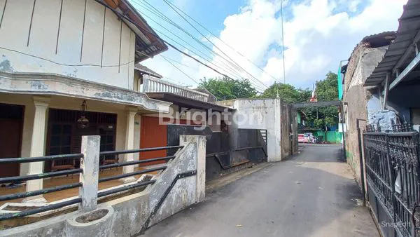 image RUMAH MEWAH 2 LANTAI (1)