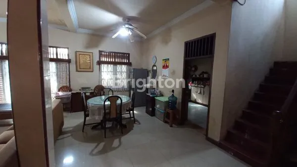 image RUMAH MEWAH 2 LANTAI (3)