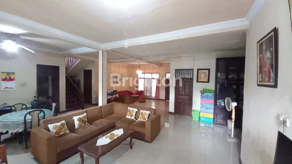 image RUMAH MEWAH 2 LANTAI (5)