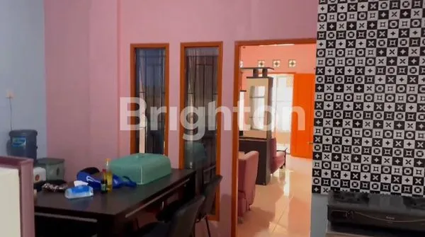 image RUMAH CANTIK DUA LANTAI (3)