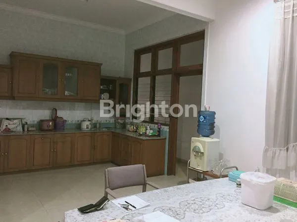 image RUMAH CANTIK DAN MEWAH DEKAT IJEN (5)