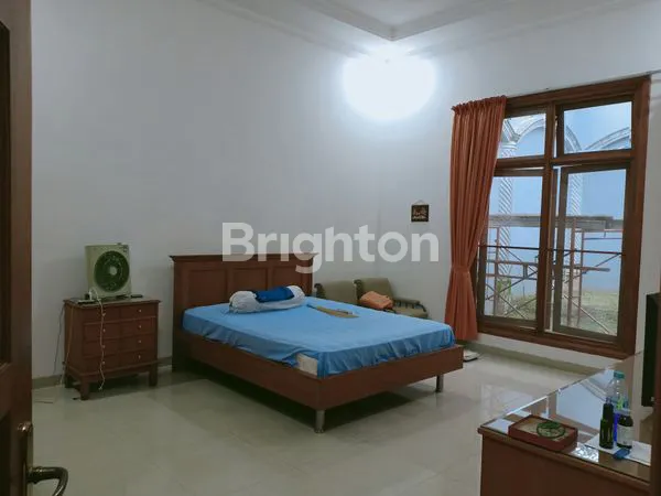 image RUMAH CANTIK DAN MEWAH DEKAT IJEN (7)