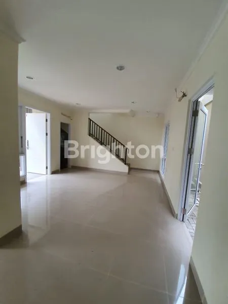 image RUMAH SIAP HUNI 2 LANTAI DI LINGKUNGAN ASRI DAN NYAMAN (3)