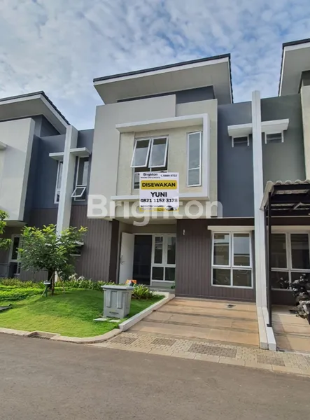 image RUMAH SIAP HUNI 2 LANTAI DI LINGKUNGAN ASRI DAN NYAMAN (1)