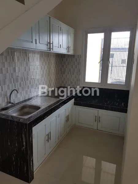 image RUMAH SIAP HUNI ROW JALAN LEBAR BEBAS BANJIR (8)