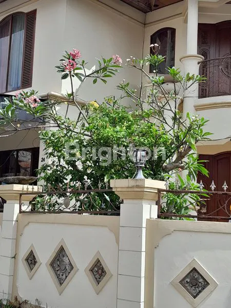 image RUMAH INI BERADA DI LINGKUNGAN PERUMAHAN ONE GATE SYSTEM DI DALAM KOTA DENPASAR BALI (2)