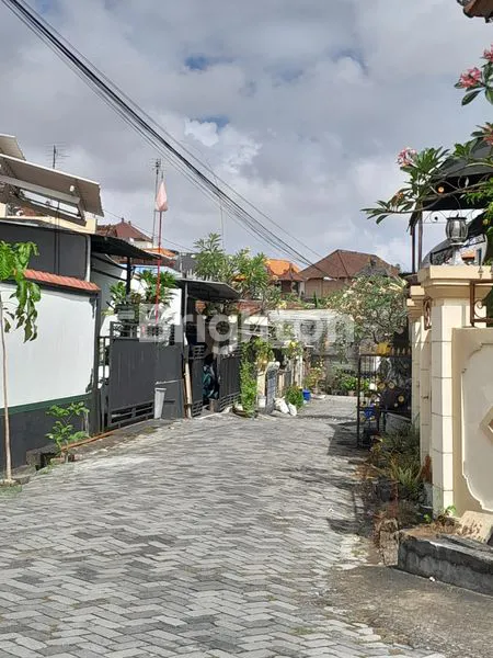 image RUMAH INI BERADA DI LINGKUNGAN PERUMAHAN ONE GATE SYSTEM DI DALAM KOTA DENPASAR BALI (3)