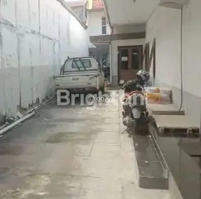 image RUMAH USAHA GEDUNG SIAP PAKAI MURAH SECOND ROAD RAMAI RAYA KARTINI SELANGKAH KE RAYA DARMO (5)