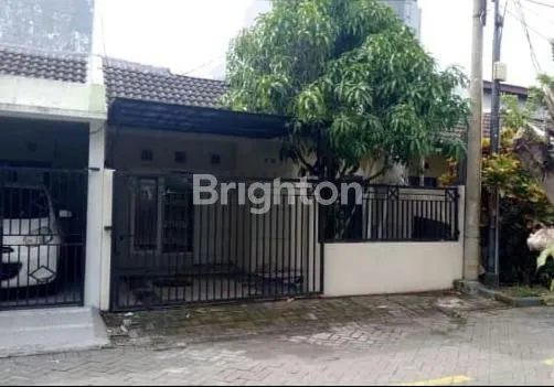 image RUMAH SIAP HUNI LOKASI SANGAT STRATEGIS DAN KOMERSIAL (1)