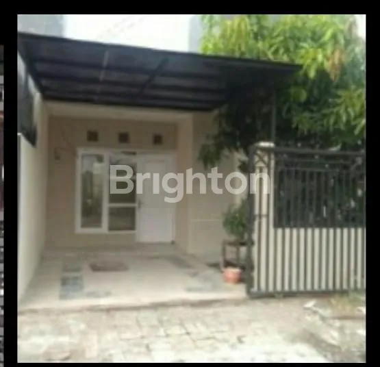 image RUMAH SIAP HUNI LOKASI SANGAT STRATEGIS DAN KOMERSIAL (2)