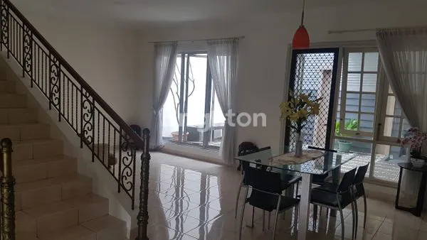 image RUMAH 2 LANTAI CLUSTER MONTECARLO DE GREEN, RAPIH DAN SIAP HUNI, DEKAT TOL BSD CITY, SERPONG, TANGERANG SELATAN (3)