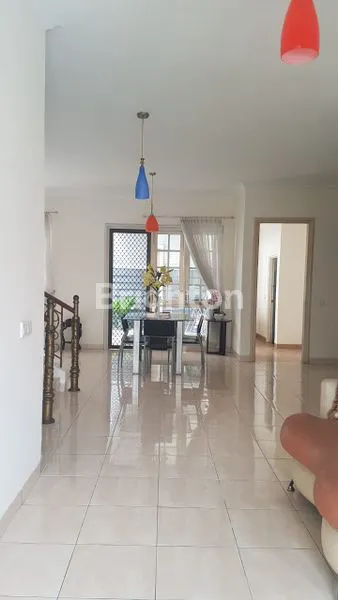 image RUMAH 2 LANTAI CLUSTER MONTECARLO DE GREEN, RAPIH DAN SIAP HUNI, DEKAT TOL BSD CITY, SERPONG, TANGERANG SELATAN (4)