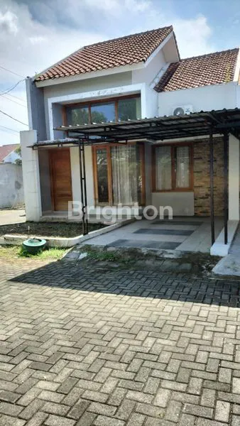 image RUMAH DI DALAM CLUSTER COLOMADU (1)
