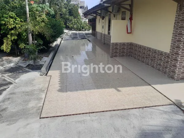 image SUDAH PASTI UNTUNG PAKBOS !! RUMAH MEWAH TENGAH KOTA SOLO !! (3)