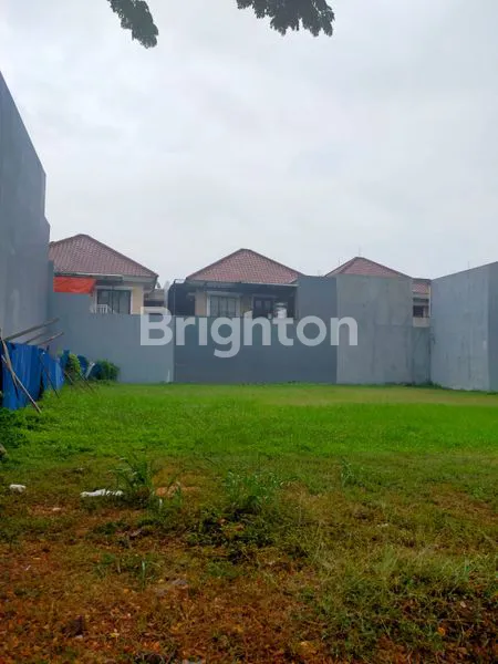 TANAH DEKAT CLUB HOUSE, DI JALAN KEMBAR ( LUAR CLUSTER ) WISATA BUKIT MAS