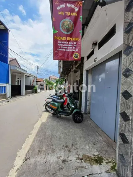 image JUAL RUMAH DAN UNTUK TEMPAT USAHA DI CIKUTRA BDG. (1)