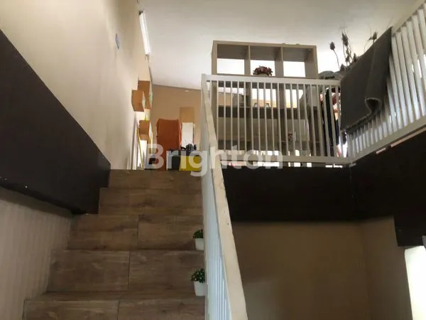 image RUMAH 2 LANTAI SETENGAH BERSIH TERAWAT SIAP HUNI DALAM CLUSTER  PERUMAHAN ELIT  BALIKPAPAN BARU (4)