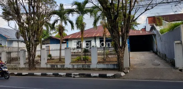 TANAH 2 SISI JALAN DI MANADO