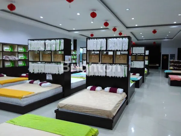 image GEDUNG MEGAH BEKAS FURNITURE HOME LIVING (5)