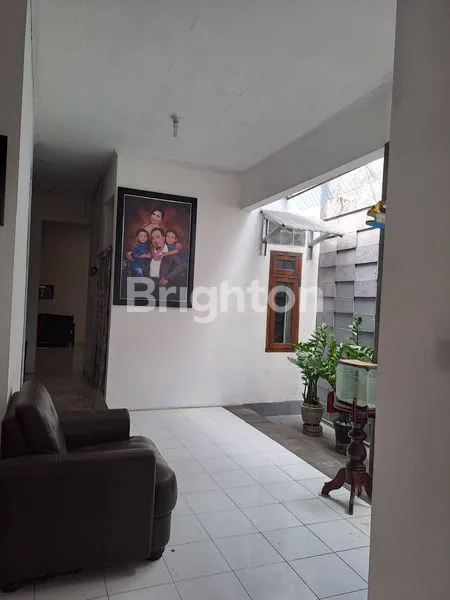 image RUMAH SIAP HUNI 1,5 LANTAI DI PERUMAHAN MOJOSONGO HANYA 50 METER KE JALAN JAYAWIJAYA MOJOSONGO SOLO (4)