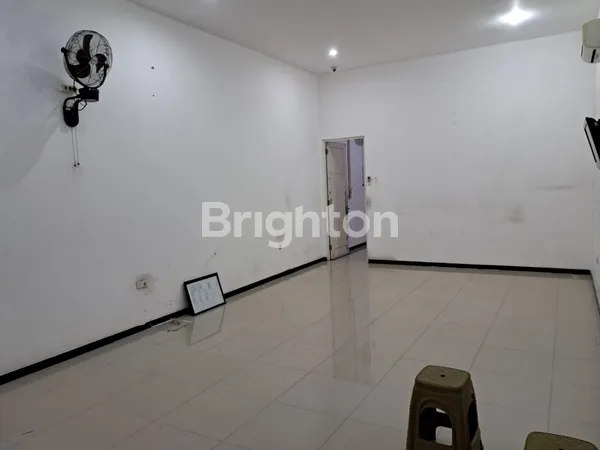 image RUMAH USAHA DAN RUKO DI RAYA RESIDENCE SUDIRMAN, TEGALSARI SURABAYA PUSAT, DEKAT DENGAN SEKOLAH SANTA AGNES (5)