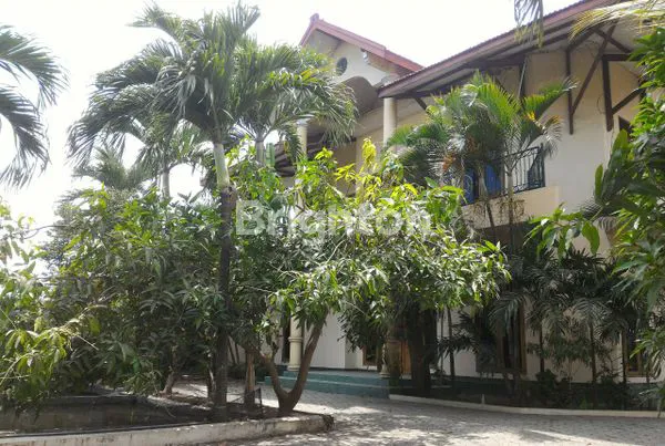 image RUMAH MEWAH DI RAYA BUDURAN SIDOARJO (2)