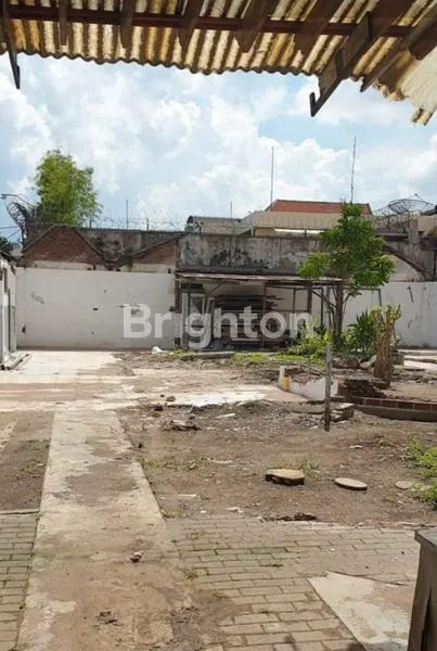 image RUMAH DI AREA KOMERSIIL DI JALAN RAYA PUSAT KOTA SURABAYA (5)