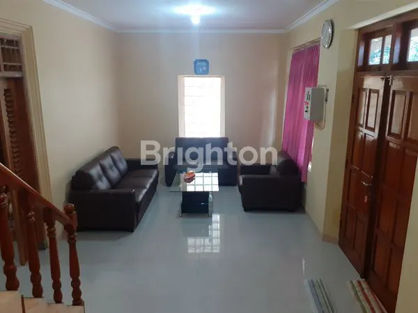 image SUDAH PASTI UNTUNG PAKBOS !! RUMAH MEWAH TENGAH KOTA SOLO !! (6)