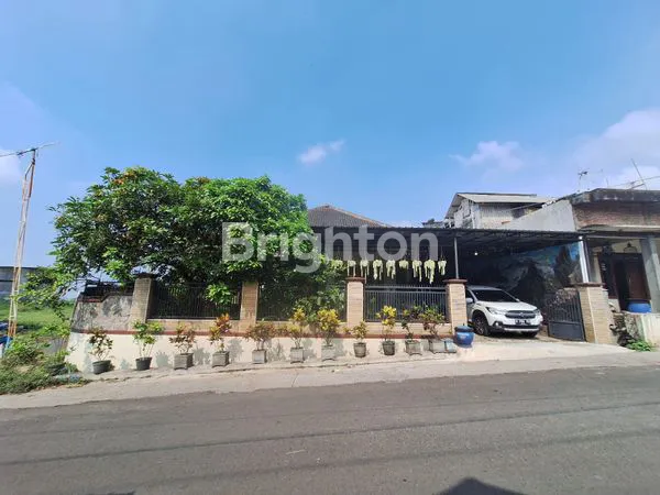 image RUMAH LUAS VIEW PEGUNUNGAN & LAMPU KOTA  DI DAU  MALANG (1)