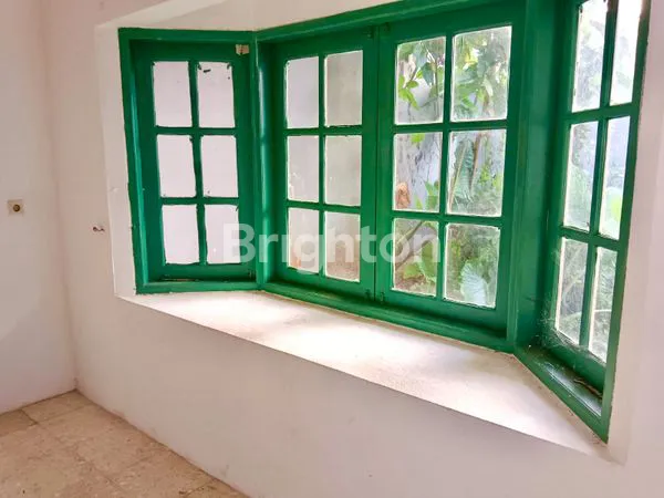 image JUAL RUMAH TIPE KLASIK DI KAWASAN KEMANG, JAKARTA SELATAN. 5 MENIT KE LIPPO MALL KEMANG (5)