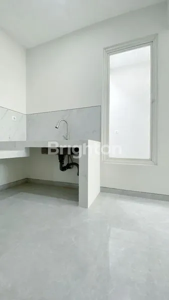 image RUMAH CANTIK 1 LT CITRALAND UTARA SURABAYA (5)