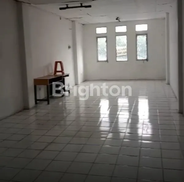 image SEWA RUKO LOKASI STRATEGIS KAWASAN RAWAMANGUN, JAKARTA TIMUR. AKSES LANGSUNG JALAN RAYA (3)