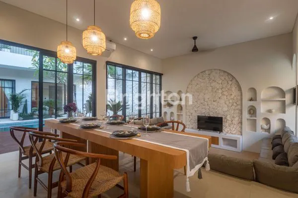 image MODERN AND LUXURY VILLA LOCATED IN JIMBARAN (5)