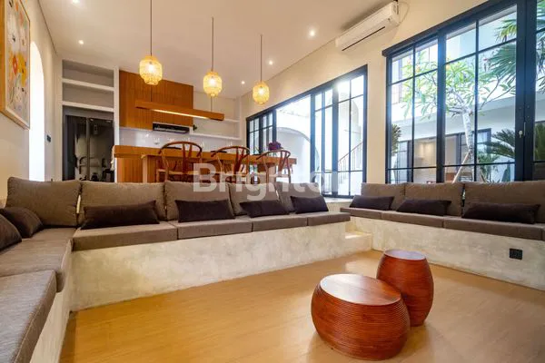 image MODERN AND LUXURY VILLA LOCATED IN JIMBARAN (2)