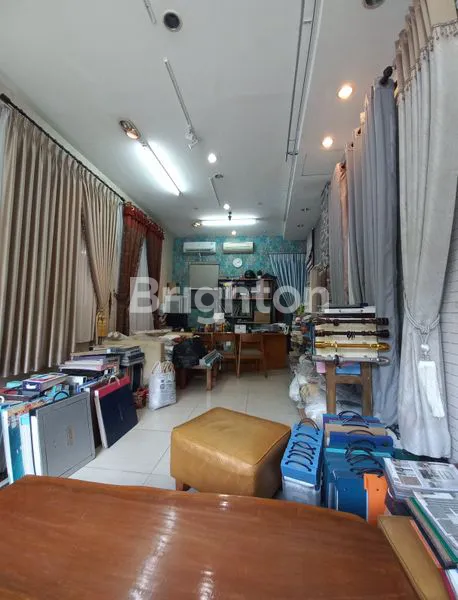 image RUKO LEBAR POSISI DI PINGGIR JALAN RAYA YANG RAMAI JALAN BASUKI RAHMAT JAKARTA TIMUR (2)