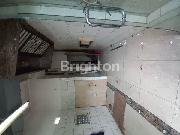 image RUKO LEBAR POSISI DI PINGGIR JALAN RAYA YANG RAMAI JALAN BASUKI RAHMAT JAKARTA TIMUR (5)