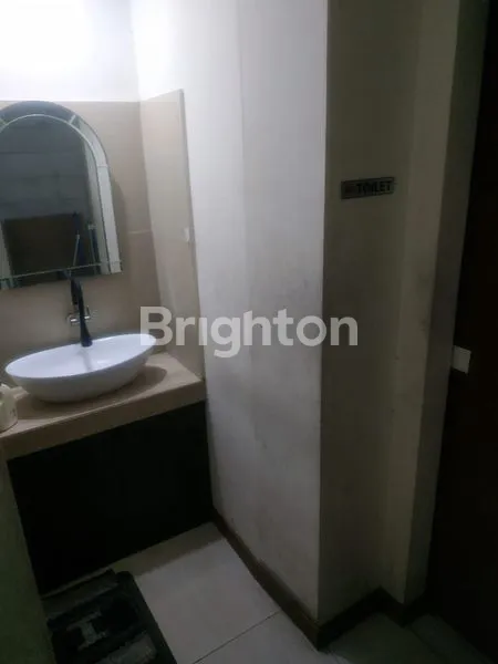 image RUKO LEBAR POSISI DI PINGGIR JALAN RAYA YANG RAMAI JALAN BASUKI RAHMAT JAKARTA TIMUR (7)