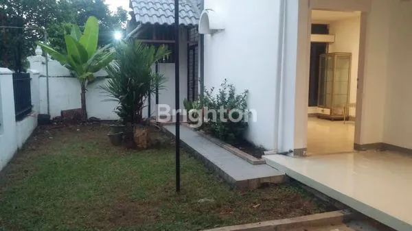 image RUMAH TERAWAT TANAH LUAS DI MEGA CINERE (2)