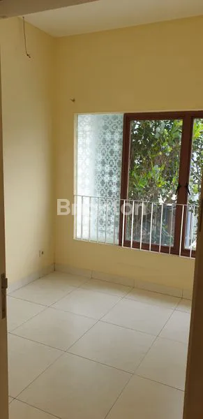 image RUMAH DISEWAKAN DI KOMPLEK ASRI PENUH DENGAN POHON RINDANG (1)