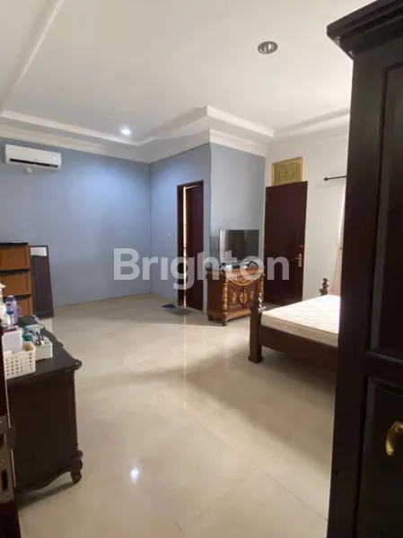 image RUMAH CANTIK  DAN TERAWAT  2 LANTAI  NEGO (5)