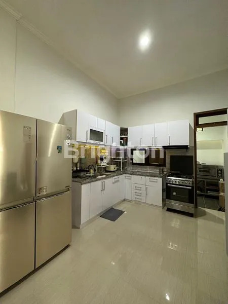 image RUMAH INTERIOR ESTETIK MEWAH KONSEP VILLA (6)